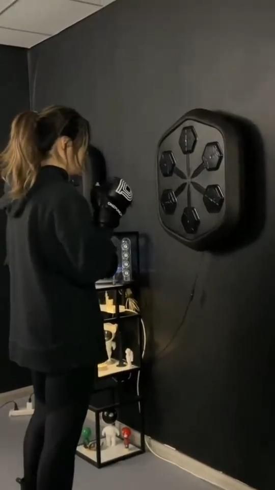 Máquina de boxe musical coms luva